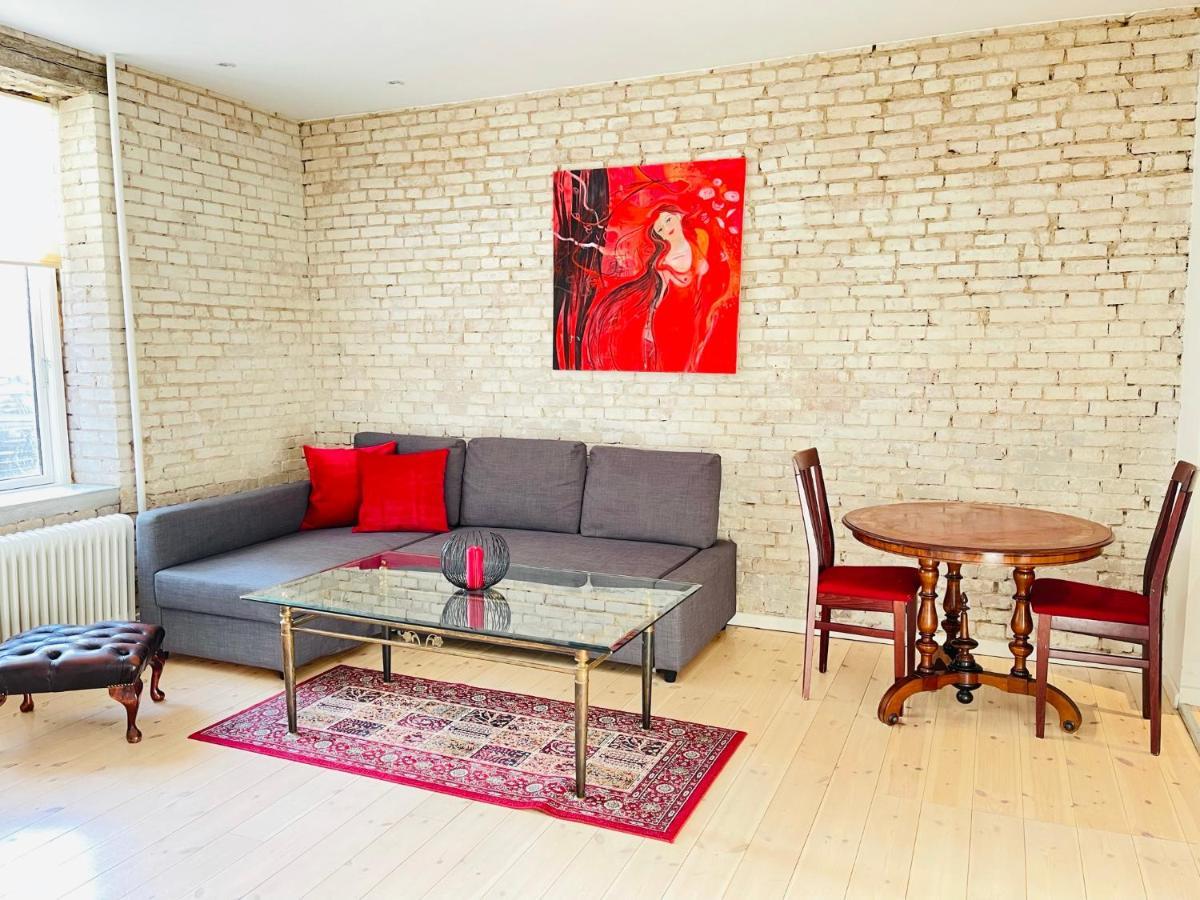 Aday - Central Cozy And Bright Apartment 올보르 외부 사진